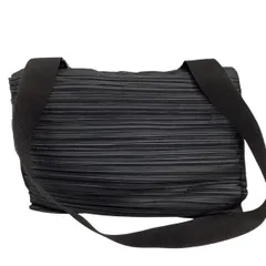 【希少】90s ISSEY MIYAKE メッセンジャーバッグ 　新品未使用 美品 イッセイミヤケ 90年代ヴィンテージ アーカイブ品 レザー