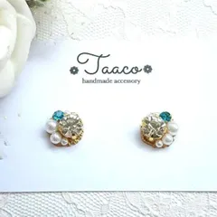 No.68 大粒ストーンのビジューハンドメイドピアス･イヤリング ライトブルー