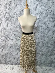 新品　GU　ジーユー　プリーツスカート　ロングスカート　ひざ下　フレア　総柄　花柄　フラワー　薄手　裏地有　春　夏　秋【size S】　ブラウン　茶　ベージュ