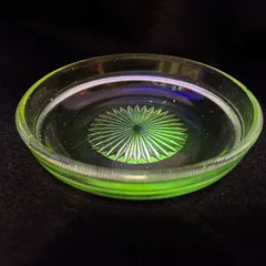 2025年最新】ウランガラス皿の人気アイテム - メルカリ