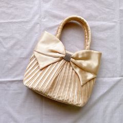美品 ハンドバッグ トートバッグ 手提げ サブバッグ アイボリー ビジュー リボン 結婚式 二次会 パーティ フォーマル セレモニー おしゃれ
