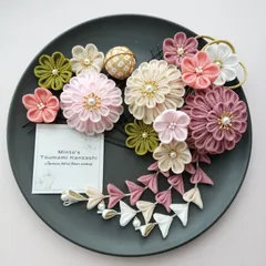 つまみ細工の髪飾り　くすみカラー　ピンク　白　成人式　卒業式　七五三【No.27】