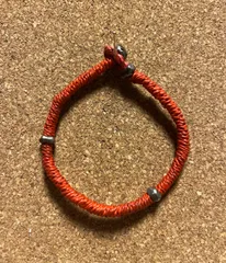 【アフリカ】ナミビアのヒンバ族ブレスレット　赤