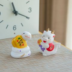 2点セット　薬師窯　2025年 招福干支巳　錦彩招福巳/辰(小判持ち)　蛇　ヘビ　龍　招き巳 置物　和縁起物 新年正月　海外プレゼント 贈り物　58