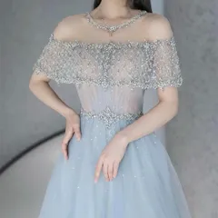 オシャレでゴージャスなビジューが煌びやかなイブニングドレス