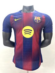 25-26 バルセロナ ホームスタジアムの ユニフォーム