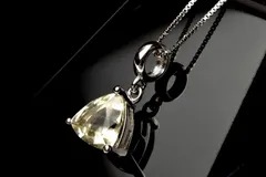 シルバー925◇宝石質 リビアングラス 8x8mm トライアングルカット ペンダントトップ 1個売り パワーストーン 天然石 _PRG2075