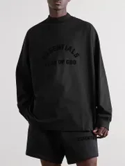 秋冬に活躍★FEAR OF GOD FOG フィアオブゴッドEssentials エッセンシャル★アーチロゴ　モックネック　ロングTシャツ長袖カットソー　ユニセックスのサムネイル