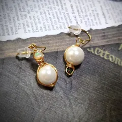 EP11♥エチオピアオパールピアス♥エチオピアオパール　ブラックオパール　パール　シェル　ワイヤーピアス　　チャーム　お守り　ネックレスチャーム　ピアス　イヤリング