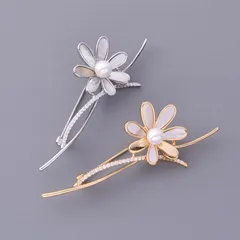 ブローチ　花　パール　高品質　天然素材　入学式　卒業式　人気　上品　大人　パーティー　結婚式　レディースアクセサリー