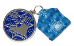 【中古】キーホルダー・マスコット(キャラクター) スケート靴(銀) メダル風チャーム 「ユーリ!!! on ICE エキシビションフェア!!! in アニメガ」 対象商品購入特典