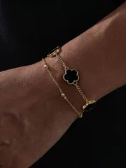 ジュエリー メンズ ブレスレット 1個 カジュアルな四つ葉のクローバー ラッキー メンズブレスレット、デイリーウェアやデートに適しています(一層目の ビーズの個数はランダム、一部の黒いものは剥がす必要があります)