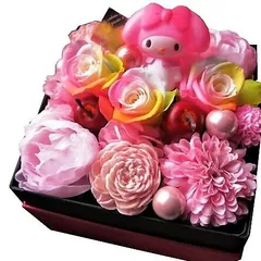 マイメロ入り 花束風 フラワーギフト 箱を開けてサプライズ マイメロ マスコット１ ボックス レインボーローズ  プリザーブドフラワー入り
