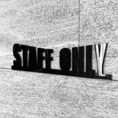 【送料無料】「STAFFONLY」01ver.02ver.ルームサインプレートBlack 室名札 ルームプレート 遊び場 扉 設置板 アクリル板 表示板 表札 案内板