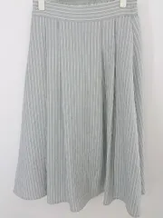 ◇ ikka イッカ ストライプ ロング フレア スカート サイズ M グレー ホワイト レディース P  【中古】 【1209010007750】のサムネイル