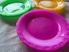 【カラフルプラスチック大皿】ベトナム製プラスチック皿/ベトナム雑貨/ベトナム料理/アジアン料理/屋台飯/台湾屋台/タイ料理/エスニック