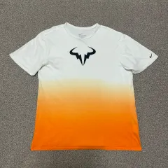 ナイキ ラファエル・ナダル Tシャツ ピンク　日本未入荷　新品未使用 ナイキ ラファエル・ナダル Tシャツ ピンク 日本未入荷 新品未