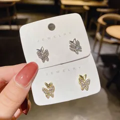 バタフライピアス　蝶々　ラインストーン　キラキラ　上品　かわいい　アクセサリー　華やか　煌びやか　カジュアル　フォーマル