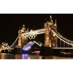 絵画風 壁紙ポスター (はがせるシール式) タワーブリッジ テムズ川 夜景 ロンドン オリンピック イギリス UK キャラクロ LND-001W1 (ワイド版 921mm×576mm) ＜日本製＞ ウォールステッカー お風呂ポスター