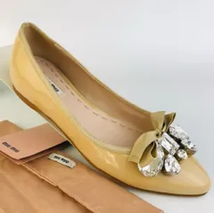 2025年最新】MIU MIU カラー：ベージュ系 フラットシューズ・バレエ