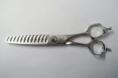 Cランク【MIZUTANI SCISSORS ミズタニシザーズ】 STELLITE alloy 230 セニング 美容師・理容師 5.8インチ 右利き 【中古】:I-1099