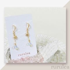 ♢雪の結晶ピアス/イヤリング♢ 天然石 : オパール 匿名配送