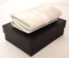 【新品】クロコダイル三つ折り財布　ヘンローン　箱付き　ヒマラヤ