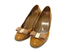 Salvatore Ferragamo フェラガモ ヴァラリボン パテントレザー ヒール パンプス 表記サイズ 5 (約22.5cm) 靴 ベージュ系 DH8193