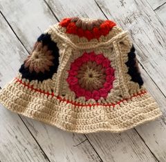 【受注制作】クロシェバケットハット　グラニースクエア　ニット　秋冬　ハンドメイド〔ピンク×ネイビー×オレンジ〕
