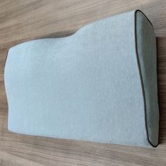 低反発枕　カバー付き　グレー