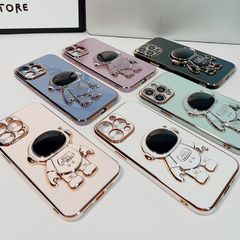 iPhone15 iPhone15pro ソフト ケース 宇宙飛行士 韓国 スタンド付き 黒 白 桃 ブラック ホワイト ピンク