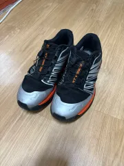 【本日のみ値下げ価格】Salomon WINGS ブラックスニーカー salomon xt-wings2 サロモン スニーカー ブラック - メルカリ