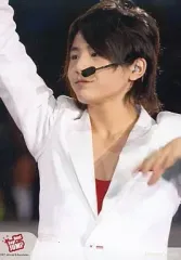 【中古】生写真(ジャニーズ) 山田涼介/ライブフォト・上半身・白ジャケット・赤色インナー・目線左・イヤホンマイク/Johnny’s web/公式生写真