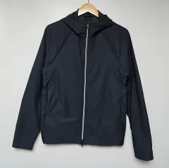 美品 Theory セオリー ナイロンジャケット　グレー 定価約5万円 ブルゾン 美品 Theory セオリー ナイロンジャケット グレー 定価約5万円