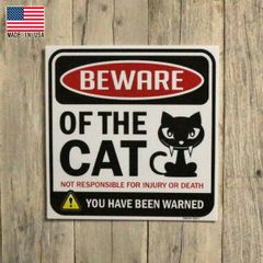 プラスチックサイン "BEWARE OF THE CAT" 猛猫注意 サインプレート 30.5cm×30.5cm アメリカ製
