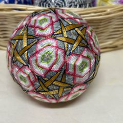 【手毬25-5-10】てまり・手鞠・梅柄手まり・手作り・約9.5cm