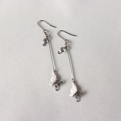 ハンドメイドピアス　シルバーバタフライ　A-003