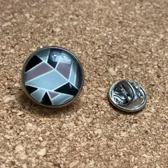 p068　暗闇で光る　グロー　幾何学模様　ジオメトリック　ピンバッジ　ラペルピン