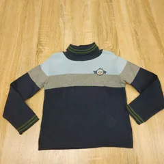 familiar。ファミリア。キッズハイネックニット。110サイズ。