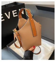 ショルダーバッグ キャメル バケット クロスボディ ハンドバッグ ブラウン