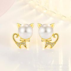 ★猫型　ピアス　ゴールド★パール★スタッドピアス★ジルコン★送料無料★迅速発送