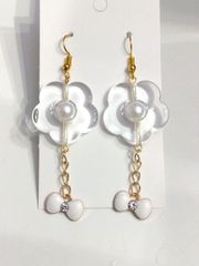 No．52 ハンドメイド ピアス イヤリング チェコビーズフラワー