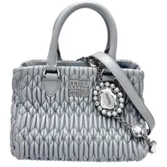 miumiu ナッパクリスタル レアなホワイト miumiu ナッパクリスタル レアなホワイト - メルカリ