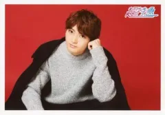 【中古】生写真(男性) 超特急/ユーキ(村田祐基)/横型・上半身・座り・衣装黒・グレー・左手頬杖・首傾げ・背景赤/ユーキ 22nd Birth Anniversary Ver スペシャル生写真セット