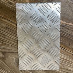 アルミ　縞板　チェッカープレート　端材　240×150㎜　厚さ3㎜