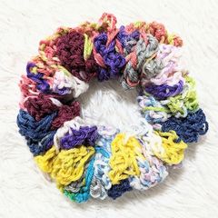 ♡ハンドメイド♡ヘアゴム シュシュ ヘアアクセサリー マーブル毛糸 毛糸 ボリューム 大きい 可愛い １点物 プレゼント マルチカラー ボルドー パープル ブルー ネイビー イエロー