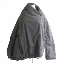 極美品 22aw ワイズ ヨウジヤマモト Y's Yohji Yamamoto POLYESTER PADDED TYPEWRITER LEFT SLEEVE CAPE 中綿 アシンメトリー ケープ ジャケット ブルゾン ロゴプリント アウター 2のサムネイル