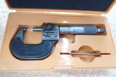 Mitutoyo ミツトヨ カウント外側マイクロメーター M820-25 0-25mm No.193-111  管理PM0505(kg4)②