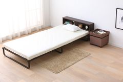 フレームベッド　ヘッドボード付き　寝具　インテリア　ベッド　家具　睡眠　腰痛