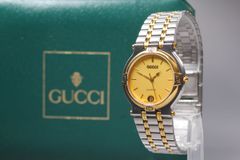 正規品【新品電池】GUCCI 9200M/ダイヤ11P 動作良好 人気モデル - メルカリ